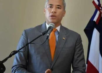 Andrés Cueto extiende mensaje de navidad a los dominicanos