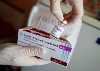 País llevaría a AstraZeneca a arbitraje por retraso en entrega de dosis