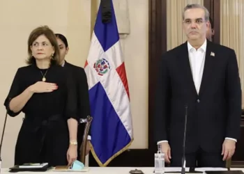 Presidente Abinader promete apoyar al Pacto Educativo