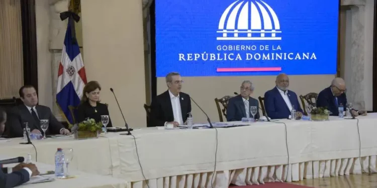 Presidente Abinader retoma seguimiento del Pacto Educativo y se compromete con apoyarlo