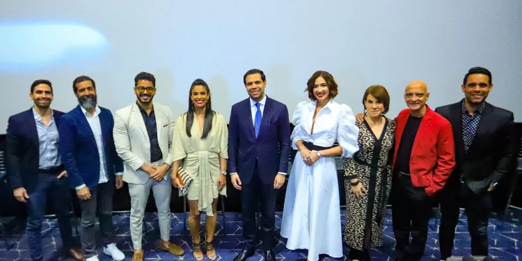 Roberto Ángel abre nueva etapa con cine de suspenso