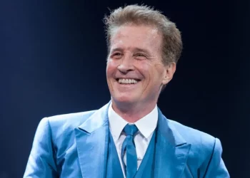 Emmanuel vuelve al país lleno de emoción