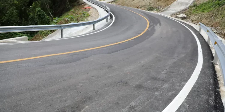 Gobierno invierte más de 28 mil millones en obras en Santiago