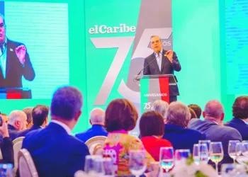 Retos comunicación abordado en aniversario El Caribe