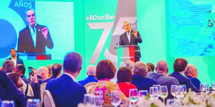 Retos comunicación abordado en aniversario El Caribe
