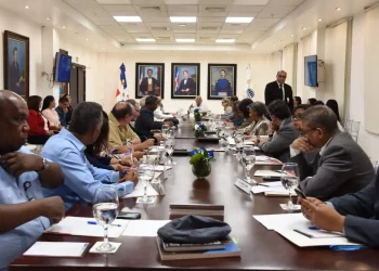 Educación prioriza aulas zonas de más demandas