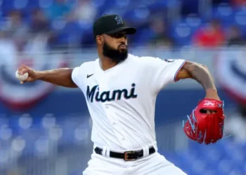 Sandy Alcántara blanquea a los Twins con 5 ponches