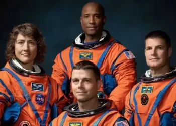 NASA elige a cuatro tripulantes que viajarán a la Luna después de 50 años