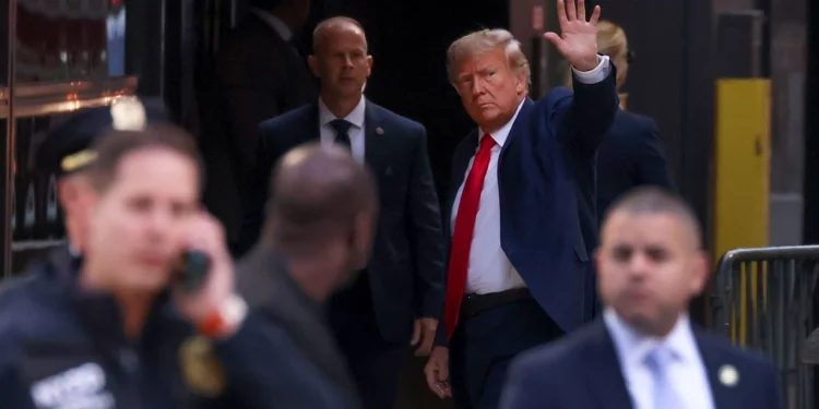 Trump ante el juez por el caso Stormy Daniels, en directo | El expresidente llega al tribunal ante el que comparecerá esta tarde