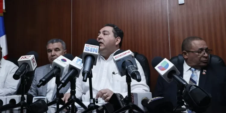 Suspenden al director de la Maternidad de Los Mina y a la encargada de Perinatología