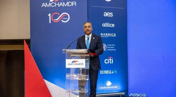 Santos dice Gobierno inaugurará el Teleférico el 28 y cita logros