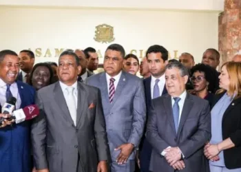 Diputados PLD y FP dejan sesión por resolución de JCE