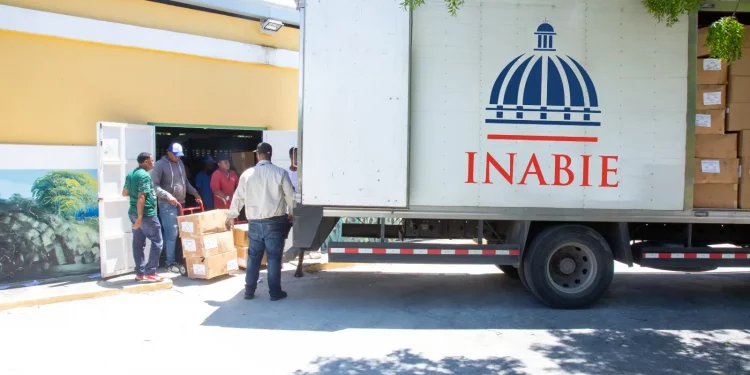 Por primera vez, INABIE comienza entrega de utilería escolar del año lectivo 2023-2024 con 4 meses de antelación