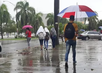 COE declara 28 provincias en alerta por vaguada