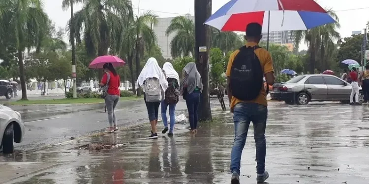 Vaguada continuará provocando aguaceros, según Meteorología