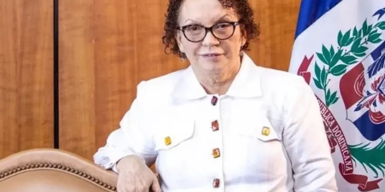 Procuradora general agradece apoyo; rehúsa opinar tema