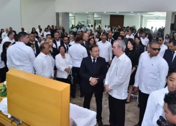 Abinader en velatorio madre de Abel: “En momentos como este los dominicanos sabemos unirnos”