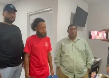 Presunto homicida se entrega a la Policía Nacional en Santiago