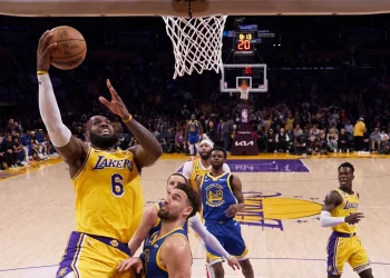 Los Lakers destronan a los Warriors y jugarán la final del Oeste ante los Nuggets
