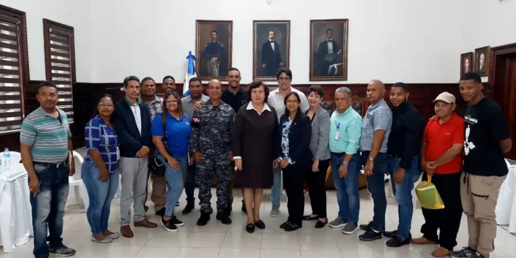 Interior y Policía inicia “De Vuelta al Barrio” en la provincia de Santiago con el apoyo de destacadas figuras