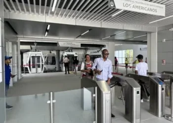 Ciudadanos cuentan su experiencia en el Teleférico de Los Alcarrizos