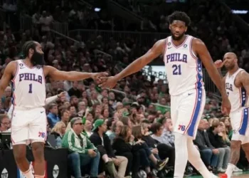 NBA : Sixers colocan a Celtics contra la pared