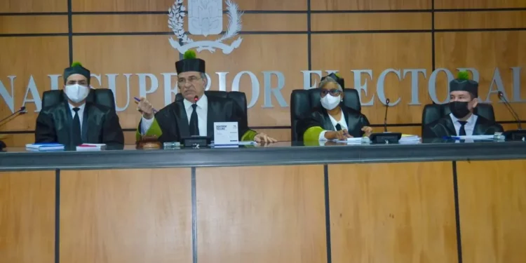 TSE aplaza recurso contra Junta Central Electoral