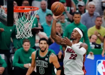 Butler impuso su ley ante los Celtic y Heat gana el primero