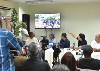 Wellington Arnaud informa avances construcción alcantarillado sanitario de Mao, Valverde