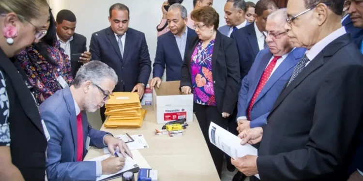 Oposición le saca el cuerpo a las primarias