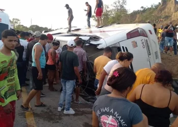 Accidente en La Vega: cuatro muertos y 30 heridos