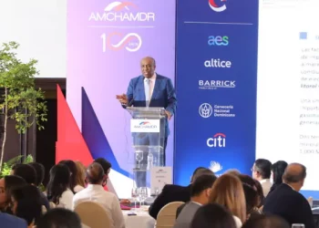 Antonio Almonte destaca importancia de considerar realidades y desafíos específicos de RD en proceso de transición energética