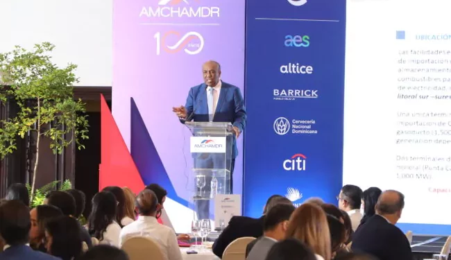 Antonio Almonte destaca importancia de considerar realidades y desafíos específicos de RD en proceso de transición energética
