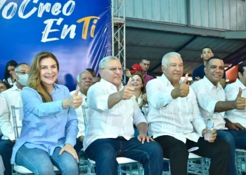 Alcalde de Moca se va del PLD y se juramenta en el PRM