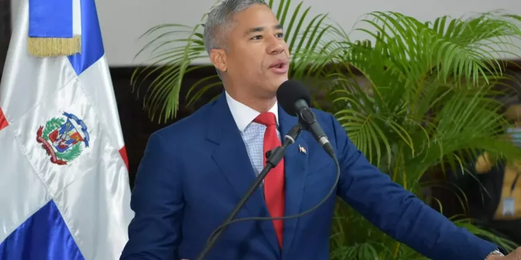 Andrés Cueto asegura Abinader arrasará en elecciones presidenciales con más del 60 % 