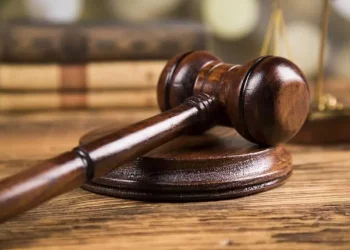 Hombre es condenado a 30 años de prisión por matar a su madre