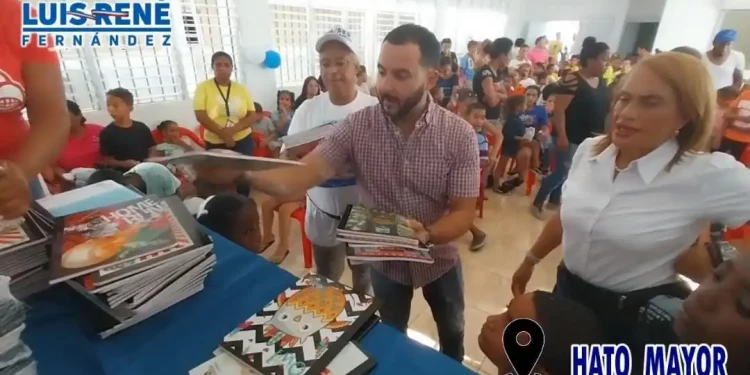 Diputado PRM Luis René entrega miles de útiles escolares a estudiantes de escasos recursos