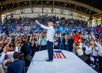 Luis Abinader afirma que está para dar la cara y solucionar los problemas del país