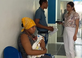 Denuncian error en entrega de mellizos recién nacidos en maternidad de Santiago