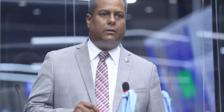 *Diputado Nelson Marmolejos somete proyecto de ley para designar al estadio Cibao con el nombre de Miguel Diloné”