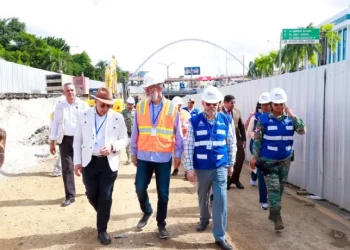 Comisión visita paso desnivel Máximo Gómez con 27 para contactar avance de reconstrucción