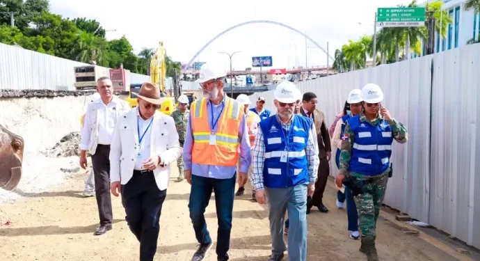 Comisión visita paso desnivel Máximo Gómez con 27 para contactar avance de reconstrucción