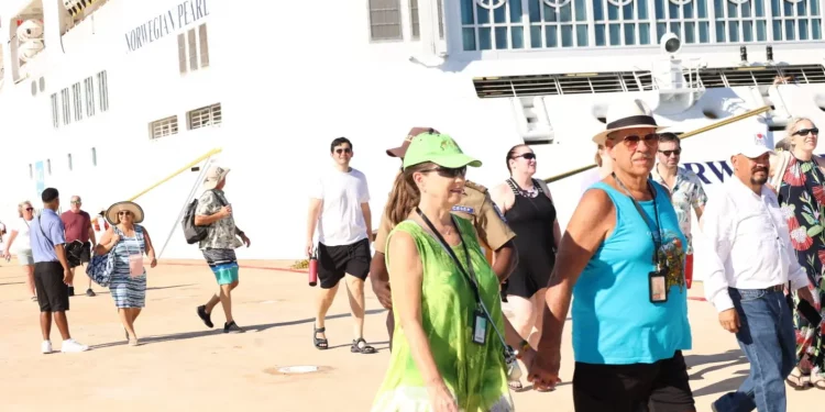 En fotos | Los primeros cruceristas que arribaron a puerto Cabo Rojo, Pedernales