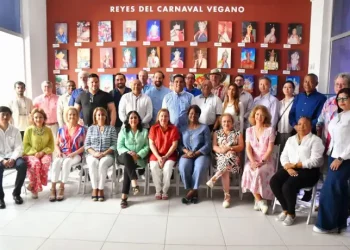 Embajadores acreditados en el país visitan el Carnaval Vegano 2024