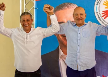 Robinson Díaz instruye a su equipo político buscar hasta debajo de las piedras votos de Ulises Rodríguez