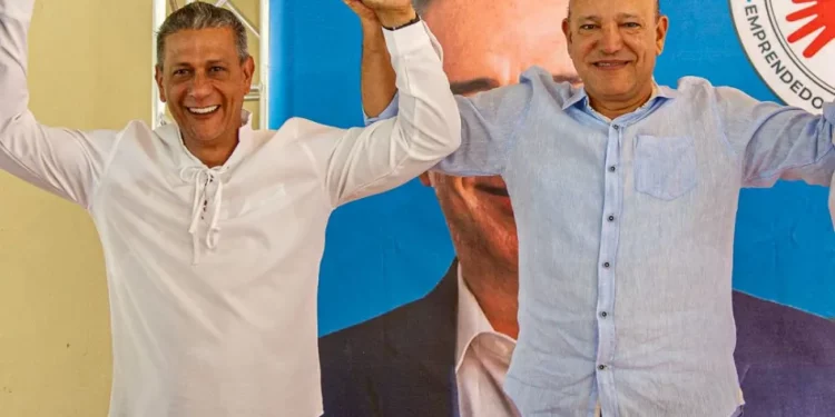 Robinson Díaz instruye a su equipo político buscar hasta debajo de las piedras votos de Ulises Rodríguez