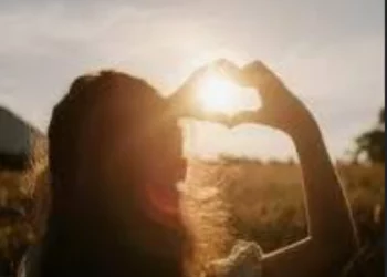 Cielo soleado en el Día de San Valentín