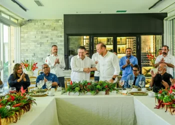 Ulises Rodríguez se reúne con regidores electos del PRM y aliados en Santiago