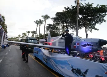 Presentan en desfile aeronave ensamblada en el país; mira aquí sus características 