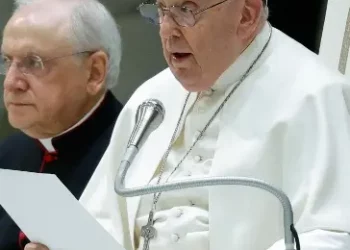 El papa Francisco dice que le dan “lástima” los curas españoles que rezan por su muerte
